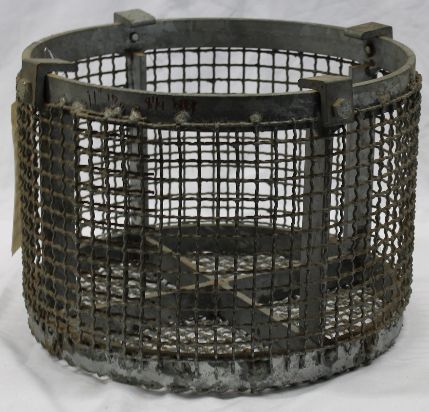 BASKET STRAINER