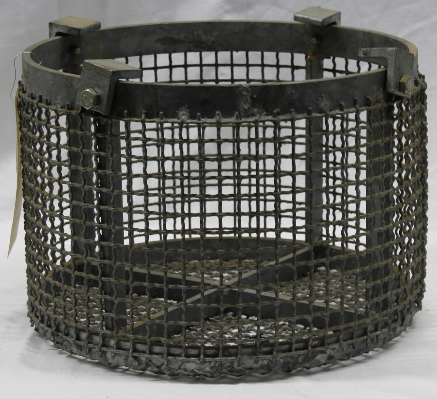 BASKET STRAINER